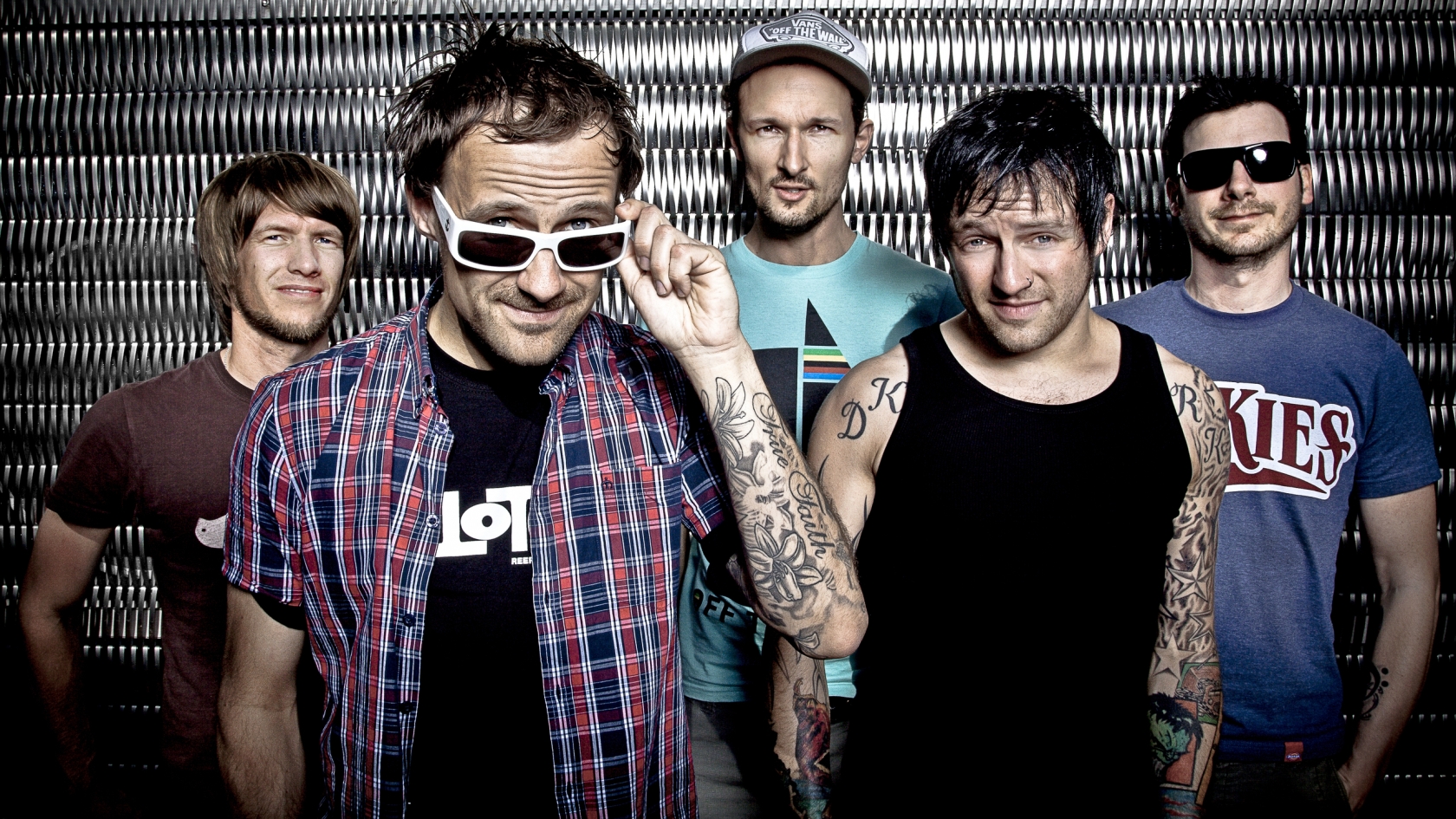 Donots for 1680 x 945 HDTV resolution