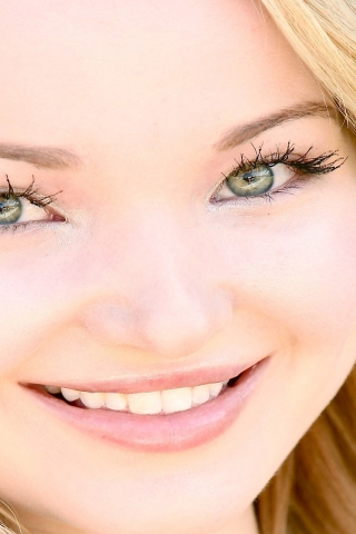 Dove Cameron Smile for 320 x 480 iPhone resolution