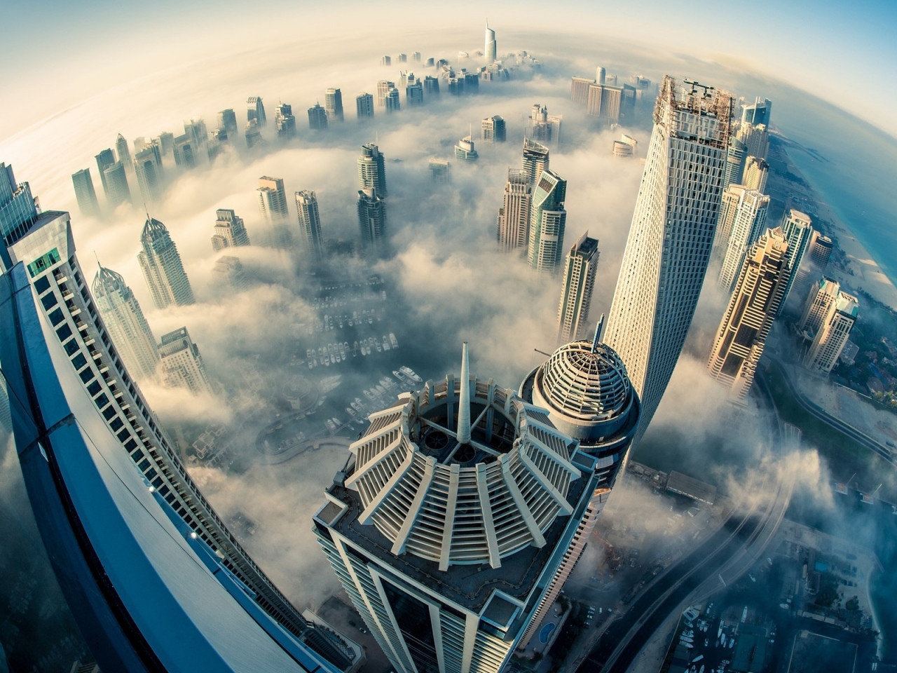 Dubai Above the Clouds for 1280 x 960 resolution