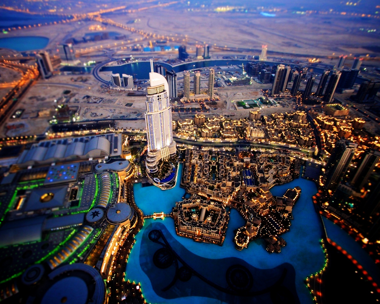 Dubai Sky View for 1280 x 1024 resolution