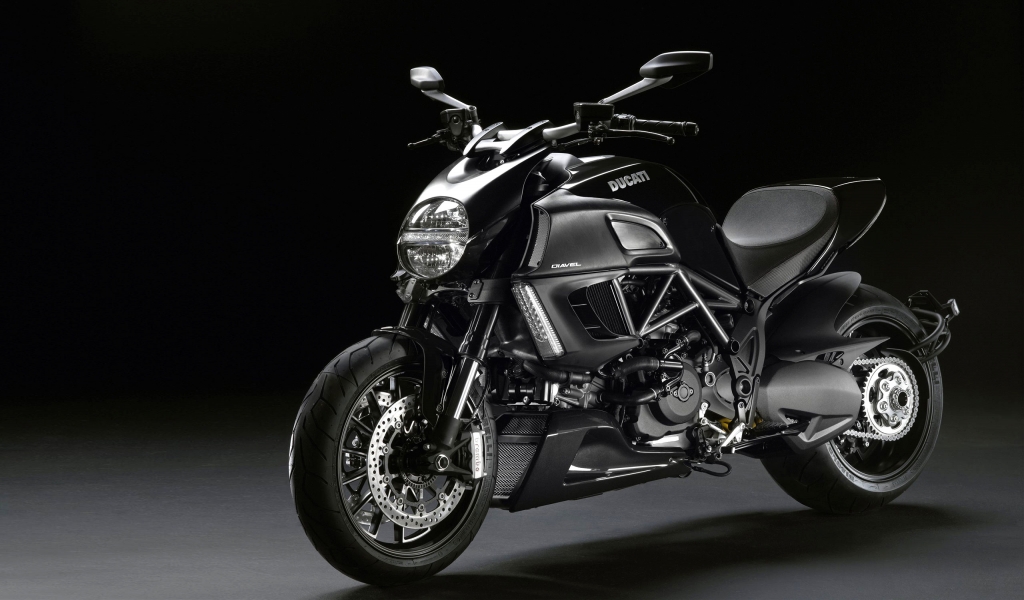 Ducati Diavel 2011 for 1024 x 600 widescreen resolution