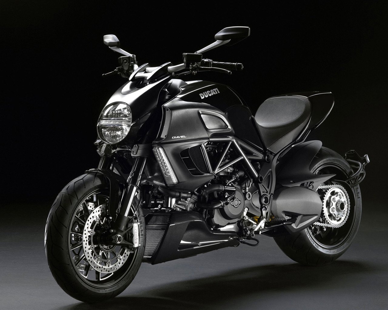 Ducati Diavel 2011 for 1280 x 1024 resolution