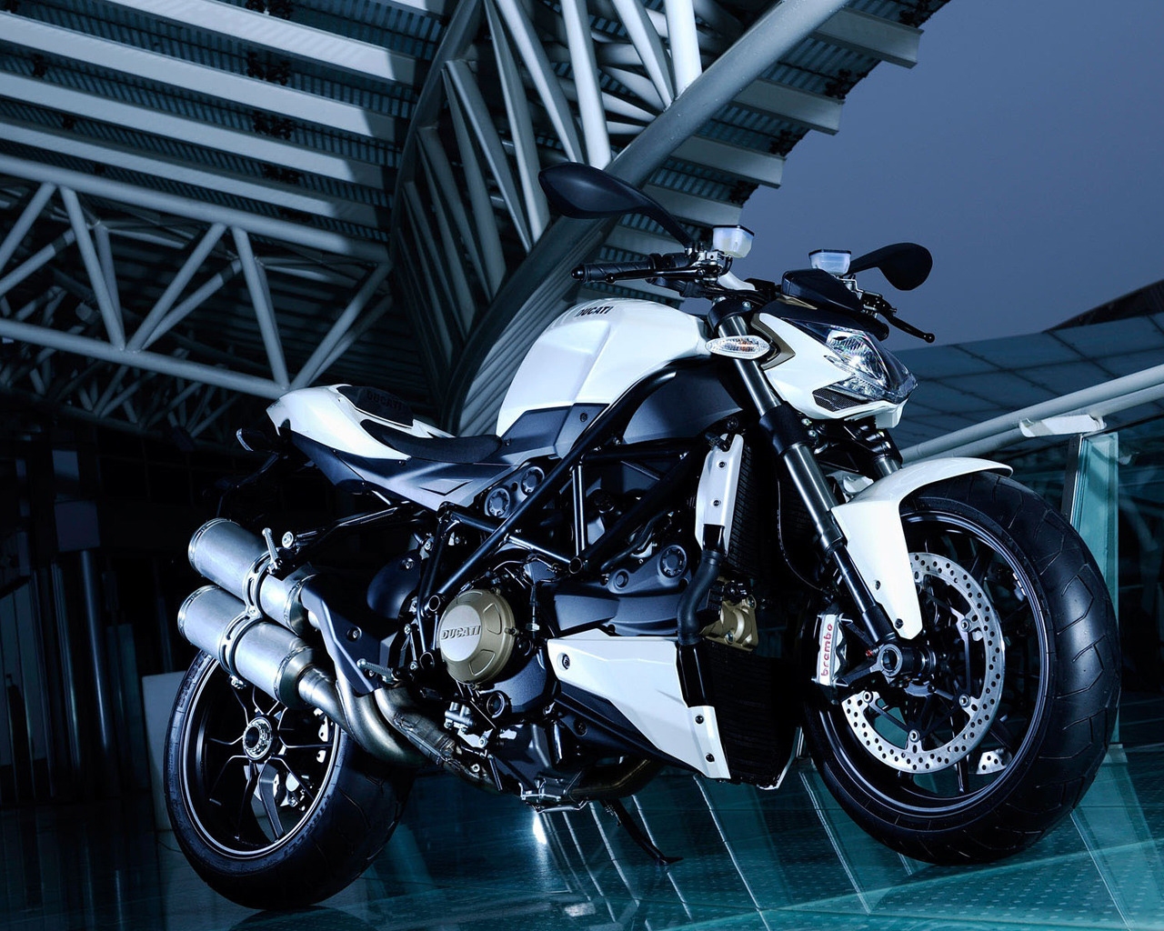 Ducati Streetbike for 1280 x 1024 resolution