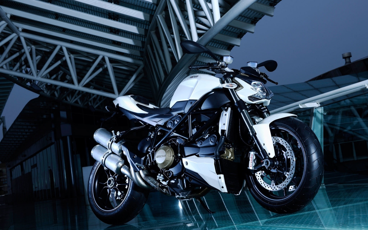 Ducati Streetbike for 1280 x 800 widescreen resolution