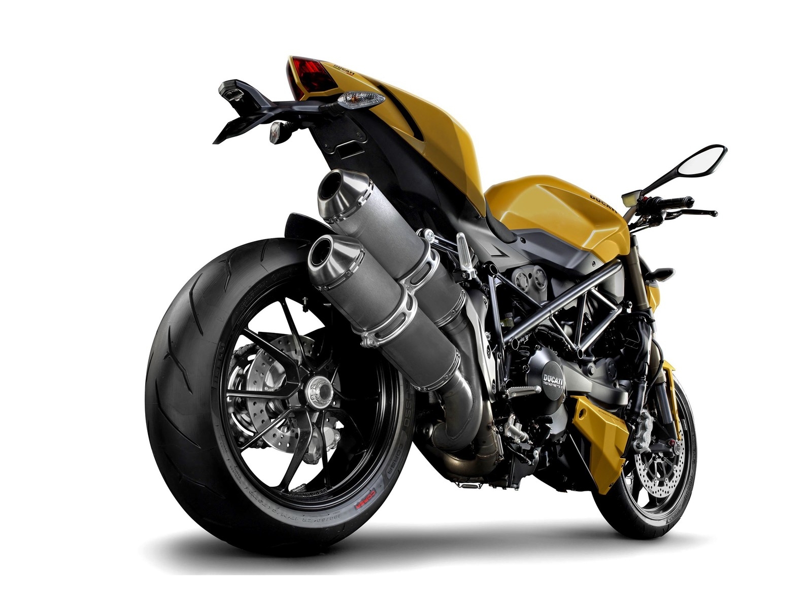  Ducati Streetfighter Rear for 1600 x 1200 resolution