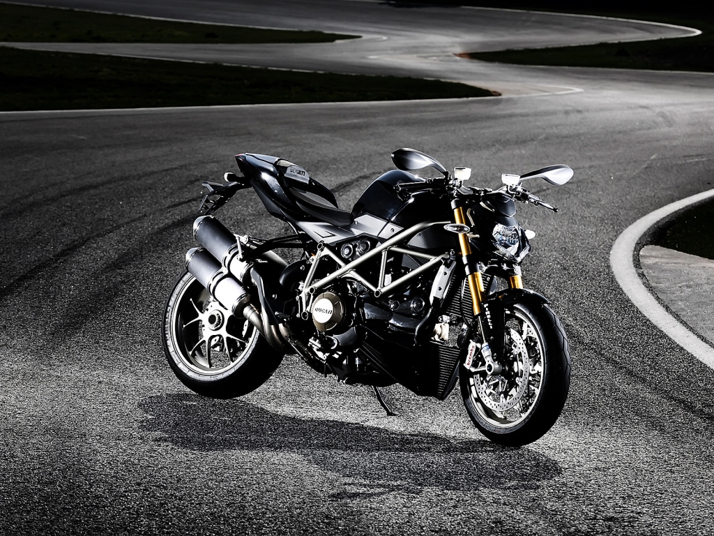 Ducati Streetfighter-S for 1024 x 768 resolution