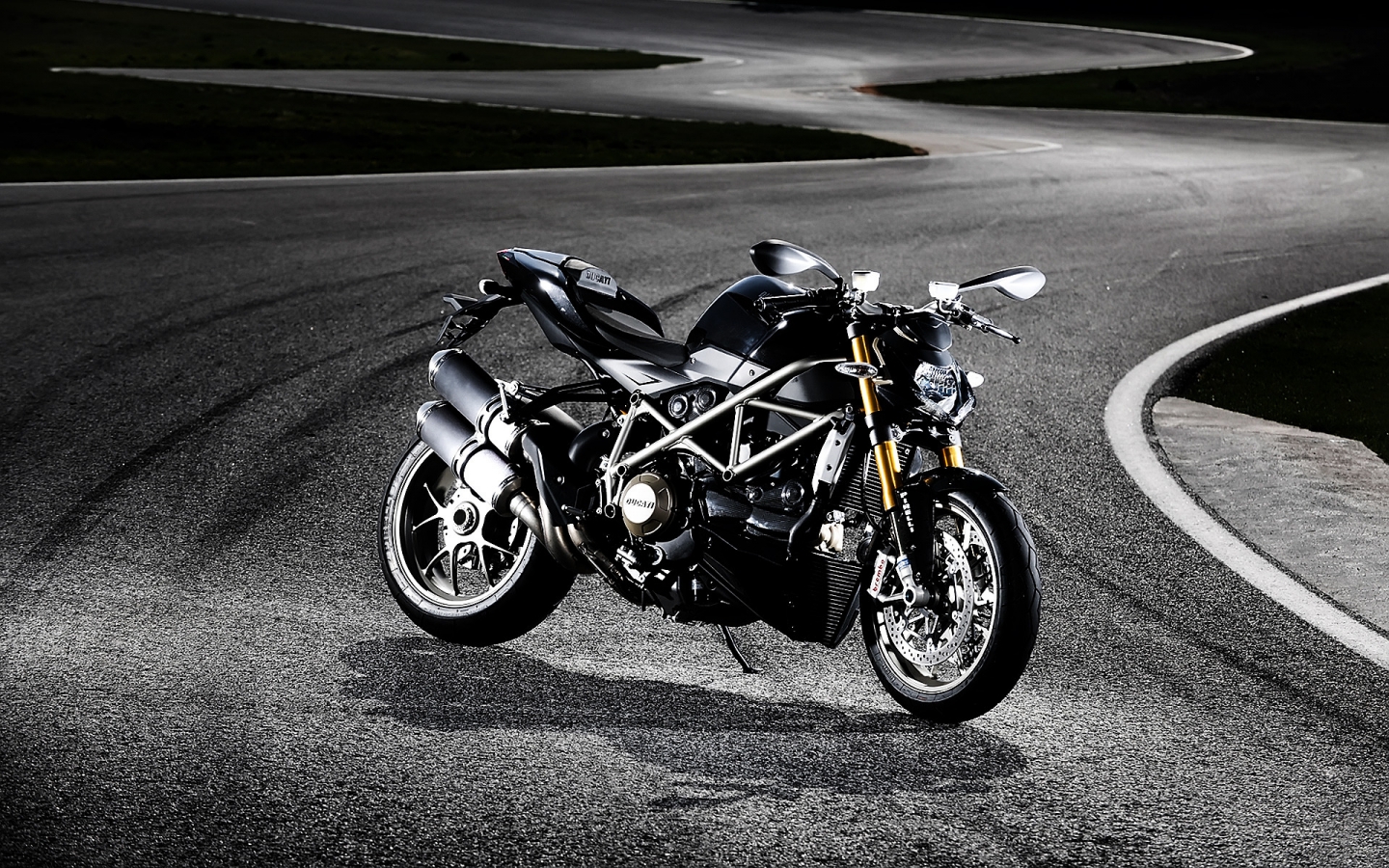 Ducati Streetfighter-S for 1440 x 900 widescreen resolution