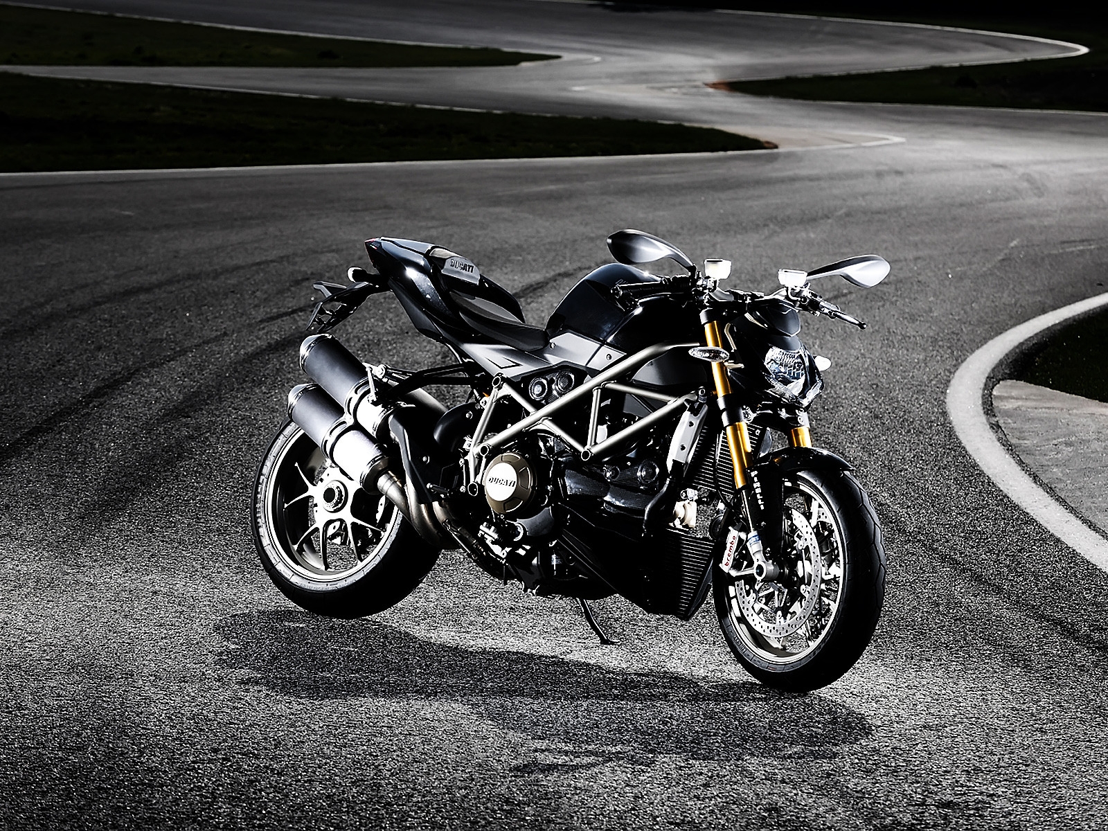 Ducati Streetfighter-S for 1600 x 1200 resolution