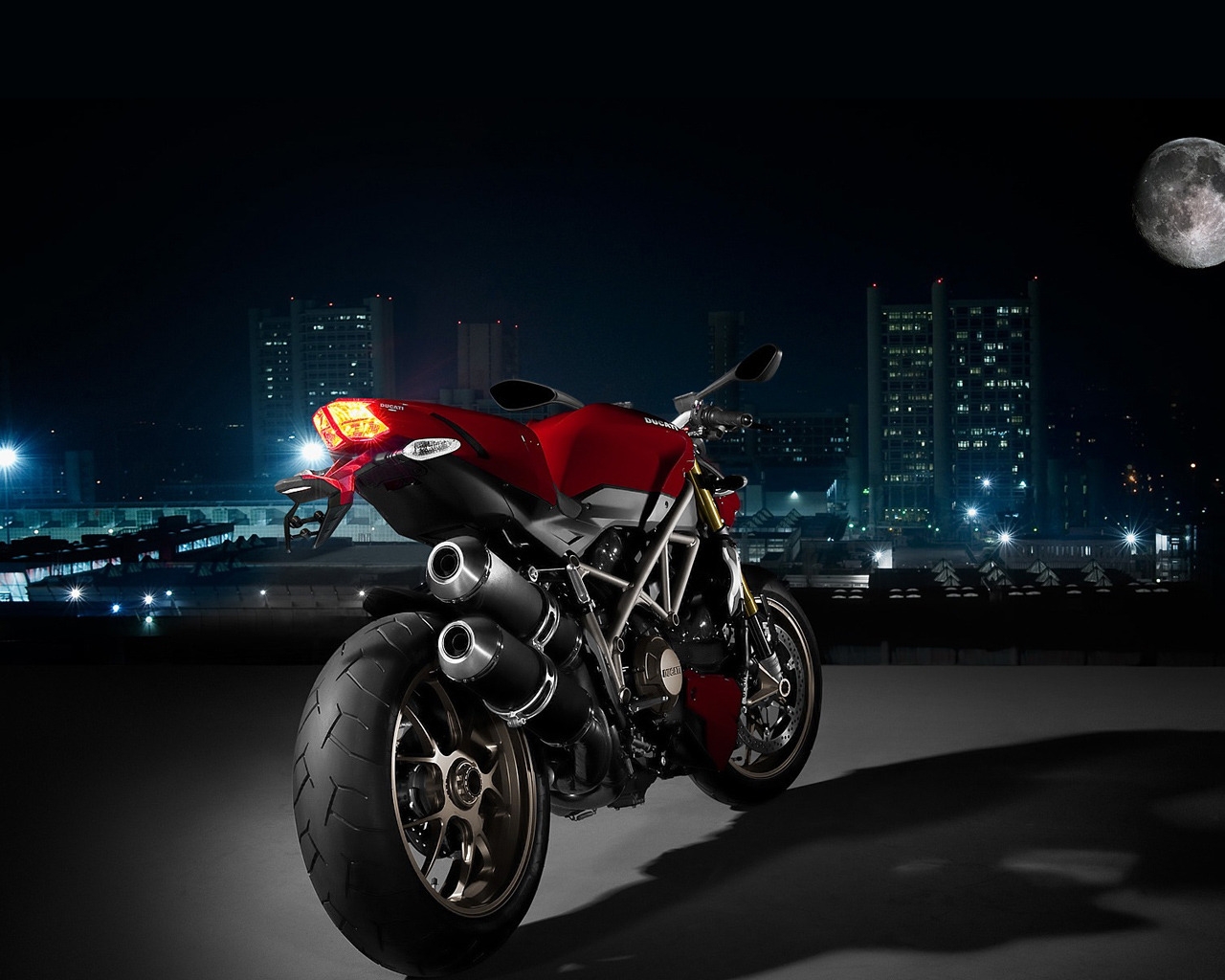 Ducati Super Sport Rear Angle for 1280 x 1024 resolution