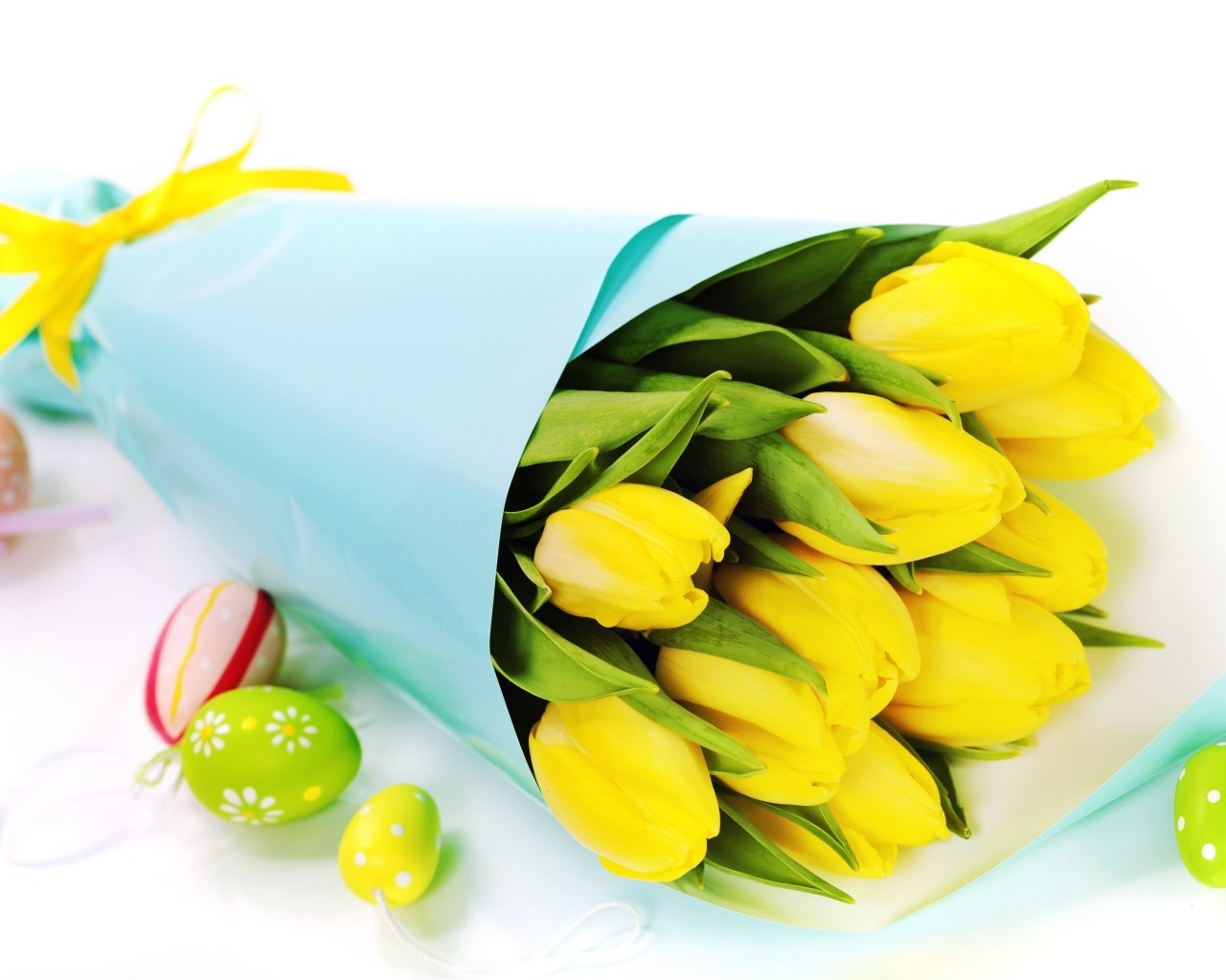 Easter Tulips and Egs for 1280 x 1024 resolution