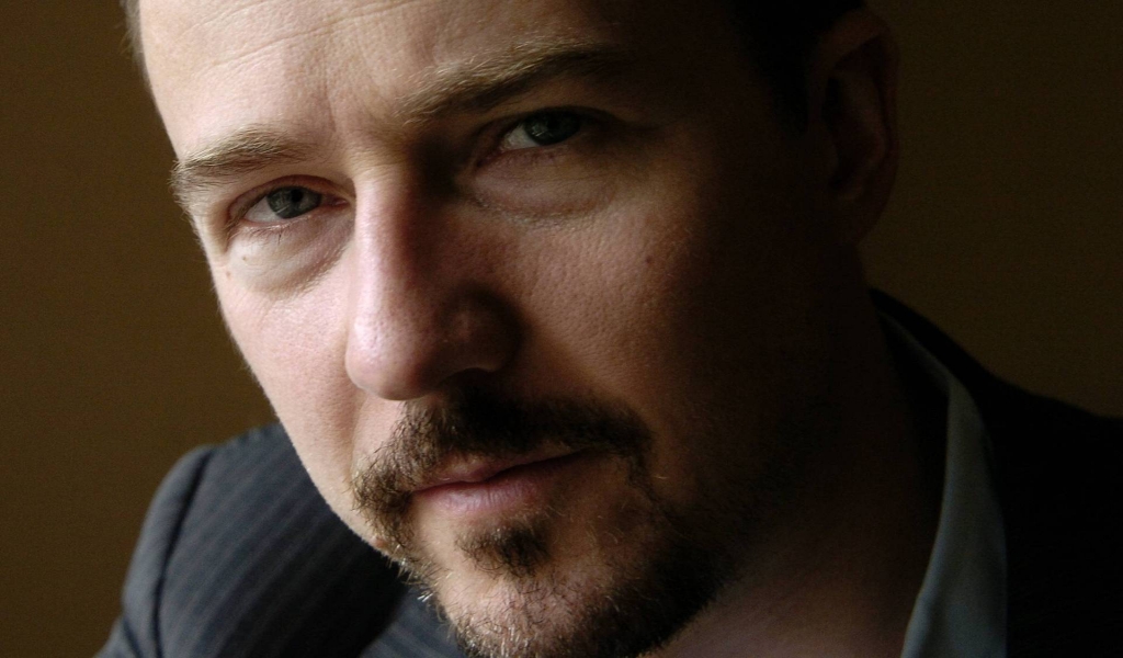 Edward Norton Close Up for 1024 x 600 widescreen resolution