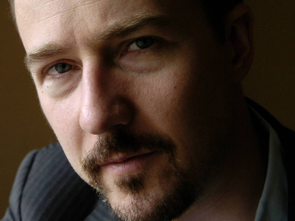 Edward Norton Close Up for 1024 x 768 resolution