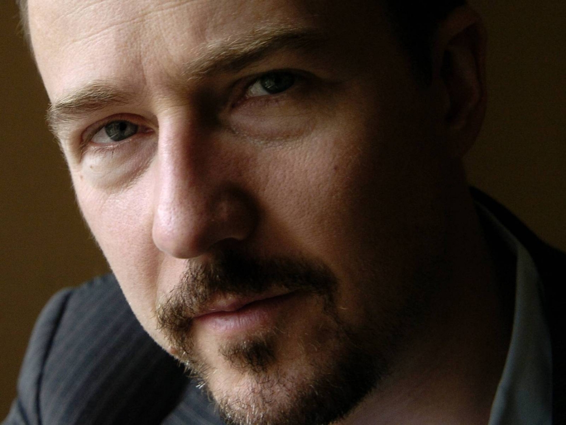 Edward Norton Close Up for 1152 x 864 resolution