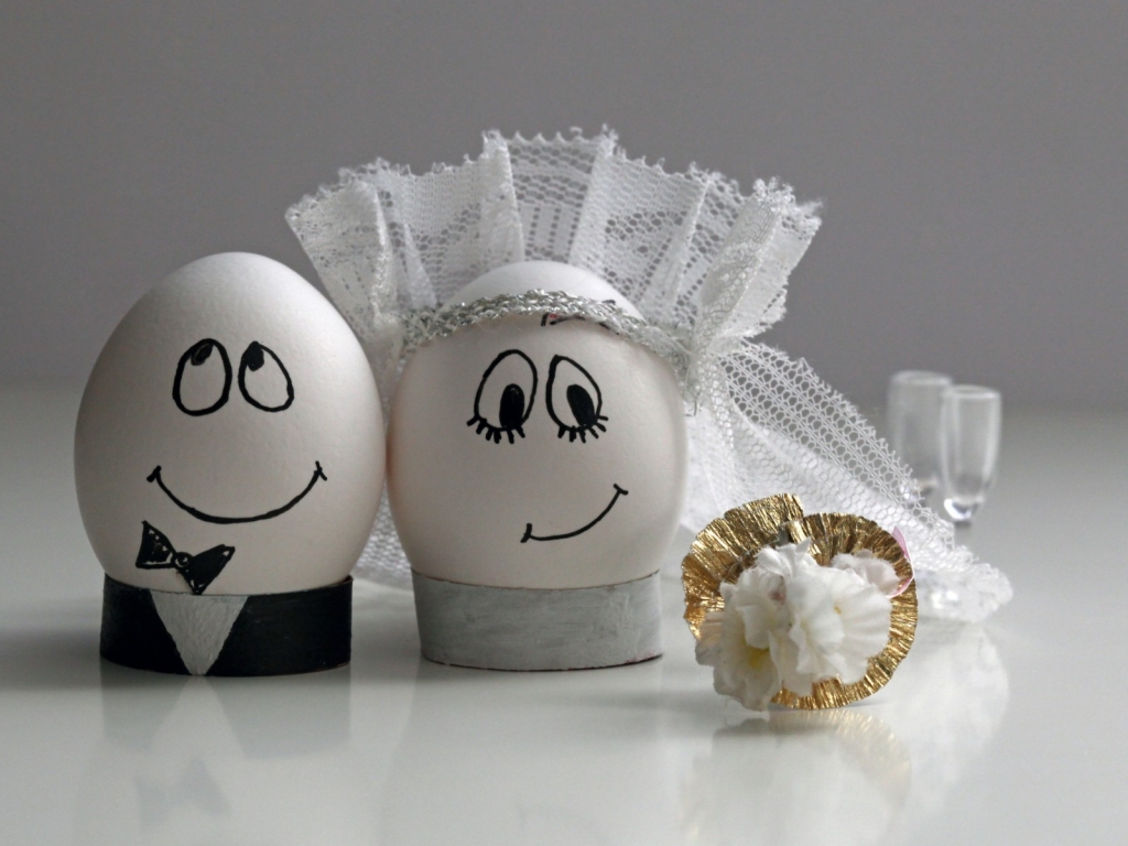Egg Couple for 1024 x 768 resolution