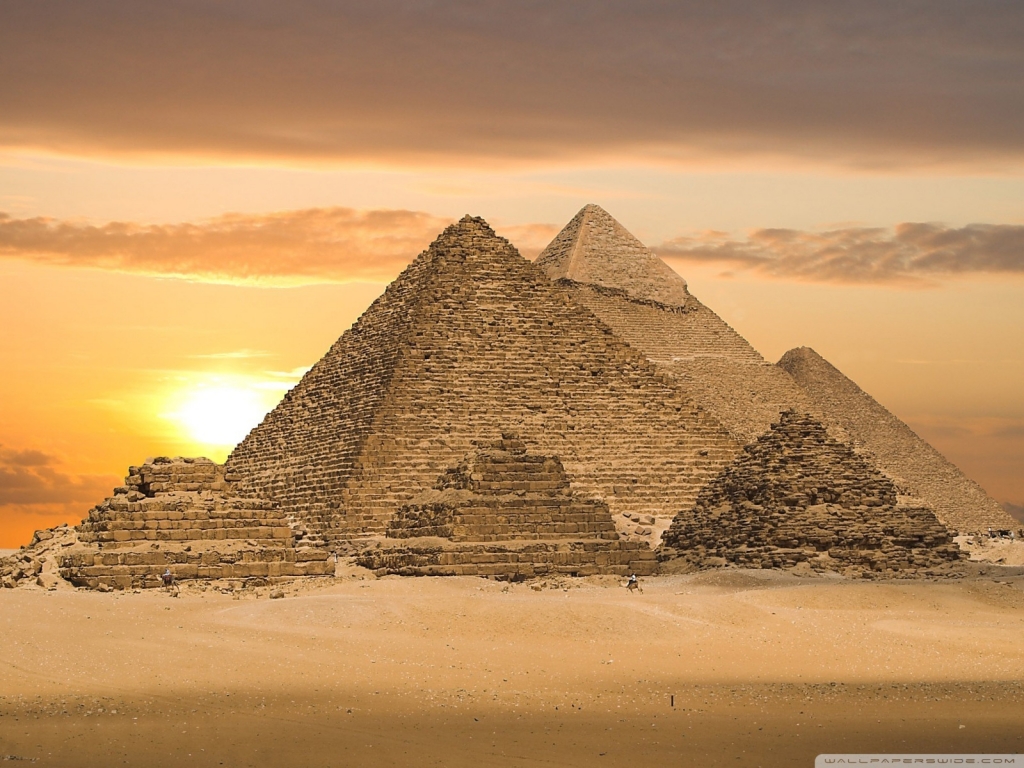 Egyptian Pyramids for 1024 x 768 resolution