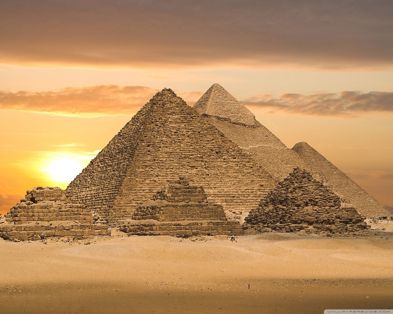 Egyptian Pyramids for 1280 x 1024 resolution