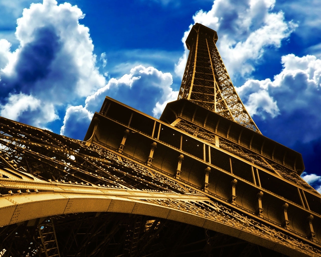 Eiffel Tower Down to Top for 1280 x 1024 resolution
