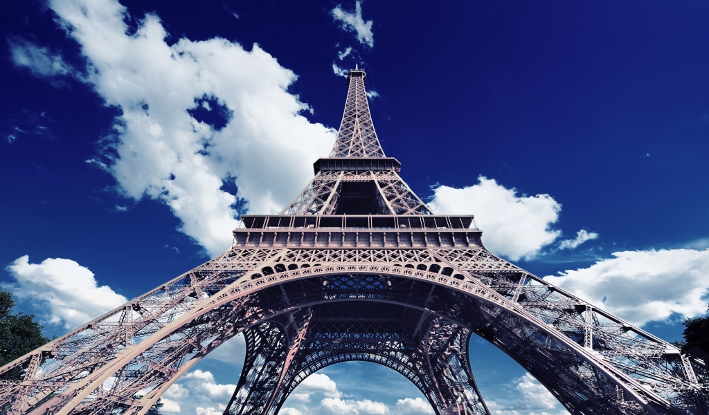 Eiffel Tower Paris for 1024 x 600 widescreen resolution