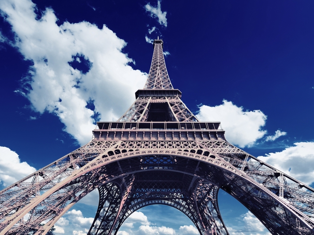 Eiffel Tower Paris for 1024 x 768 resolution