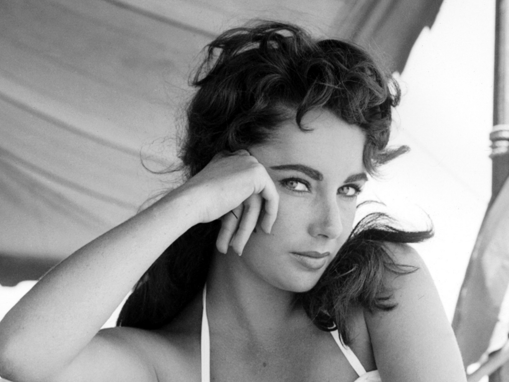 Elizabeth Taylor Black and White for 1024 x 768 resolution
