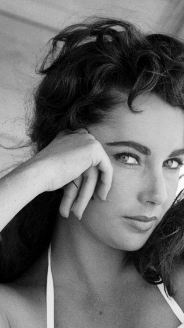 Elizabeth Taylor Black and White for 640 x 1136 iPhone 5 resolution