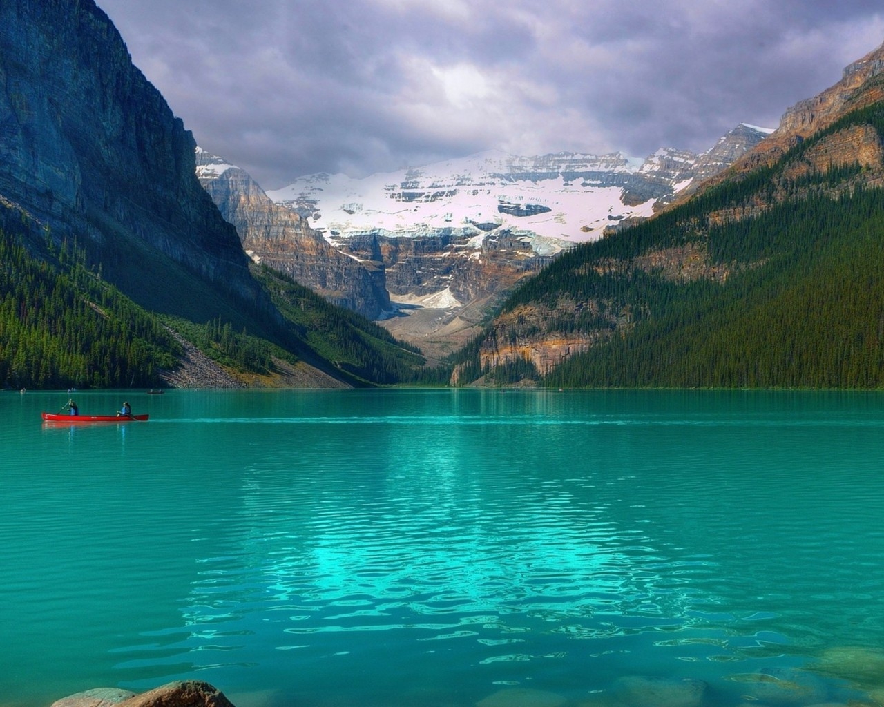 Emerald Lake Louise Canada for 1280 x 1024 resolution