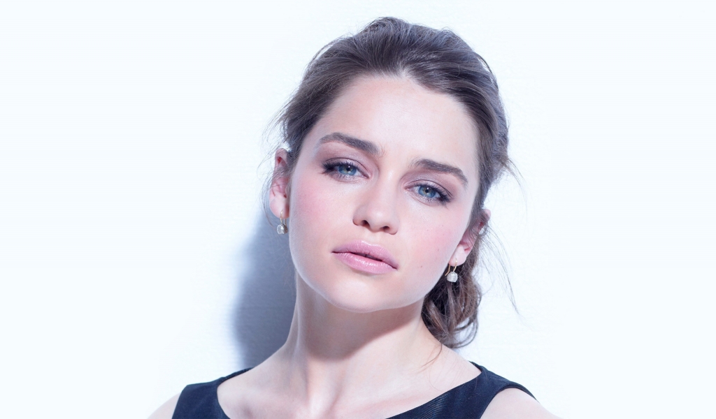 Emilia Clarke Game of Thrones for 1024 x 600 widescreen resolution