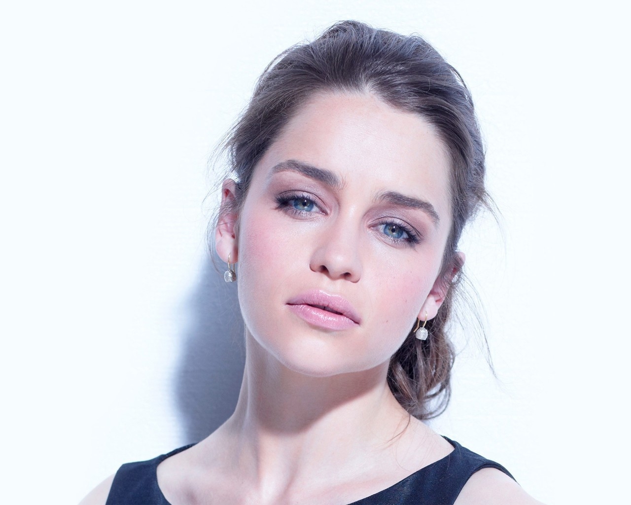 Emilia Clarke Game of Thrones for 1280 x 1024 resolution
