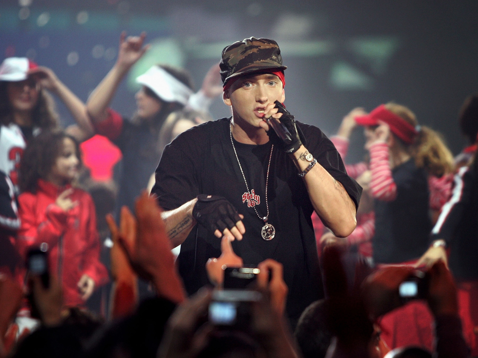 Eminem for 1600 x 1200 resolution