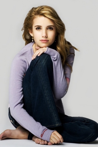 Emma Roberts Natural for 320 x 480 iPhone resolution