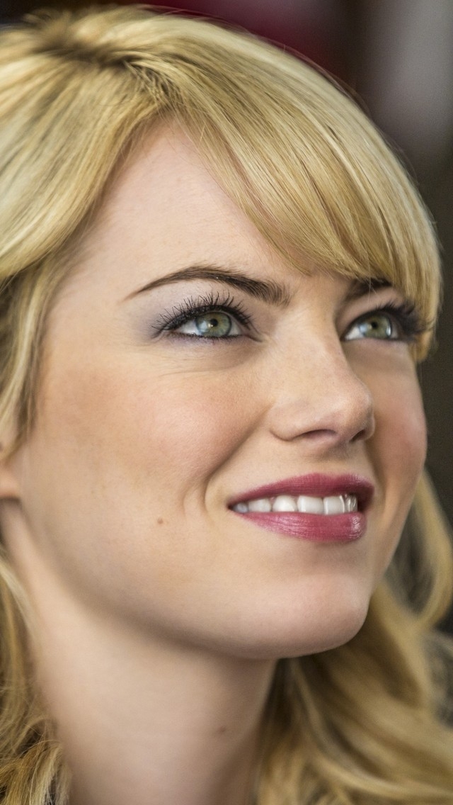 Emma Stone Smile for 640 x 1136 iPhone 5 resolution