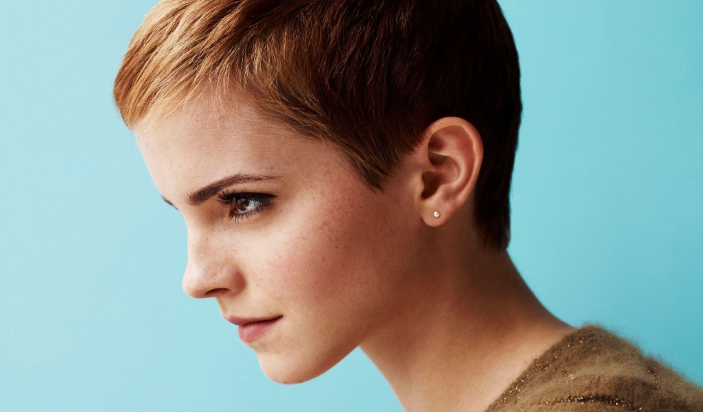 Emma Watson Short Hair for 1024 x 600 widescreen resolution