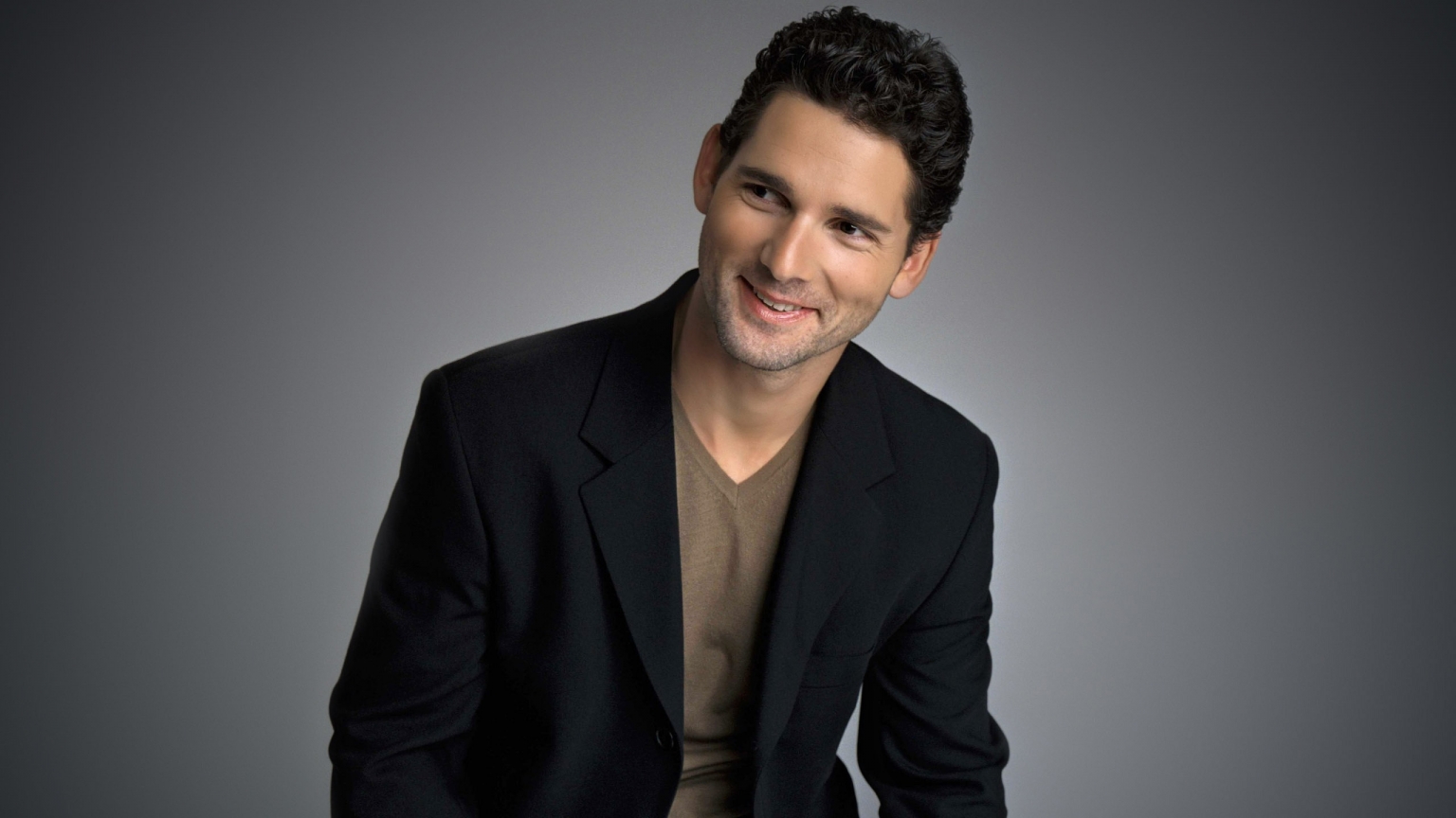 Eric Bana for 1536 x 864 HDTV resolution