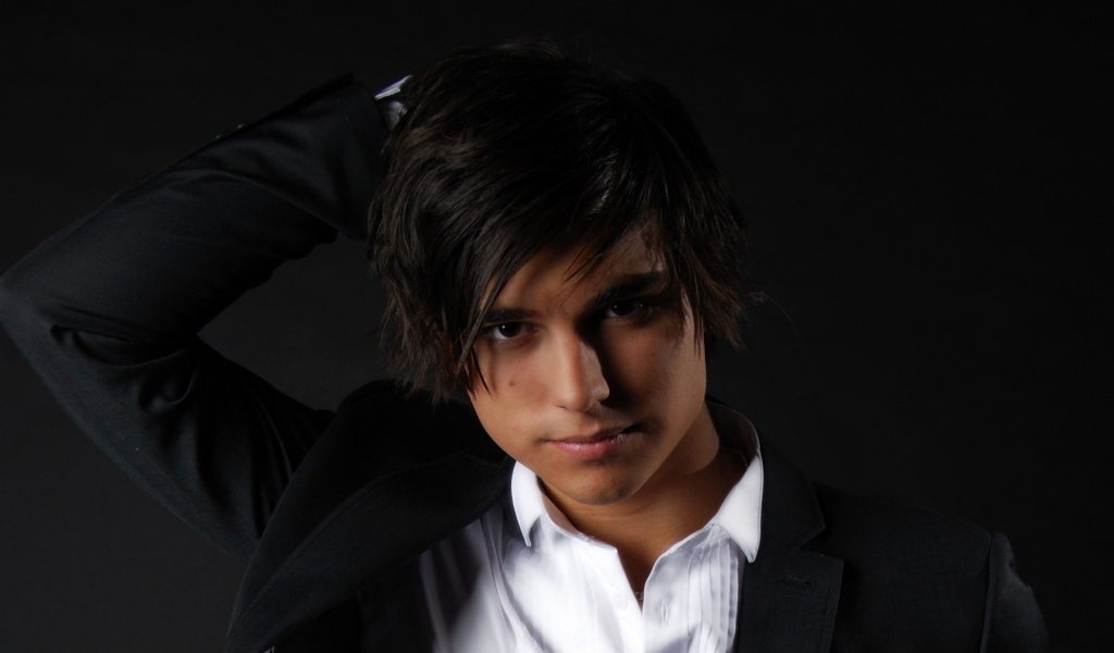 Eric Saade for 1024 x 600 widescreen resolution