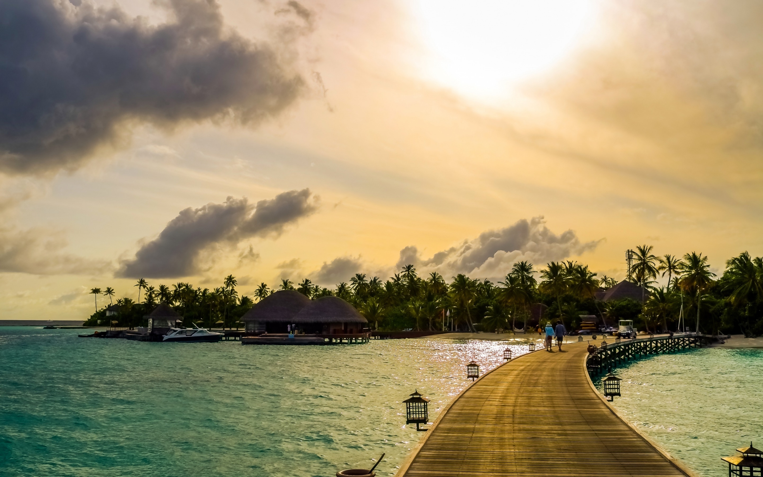 Exotic Maldives Beach for 2560 x 1600 widescreen resolution