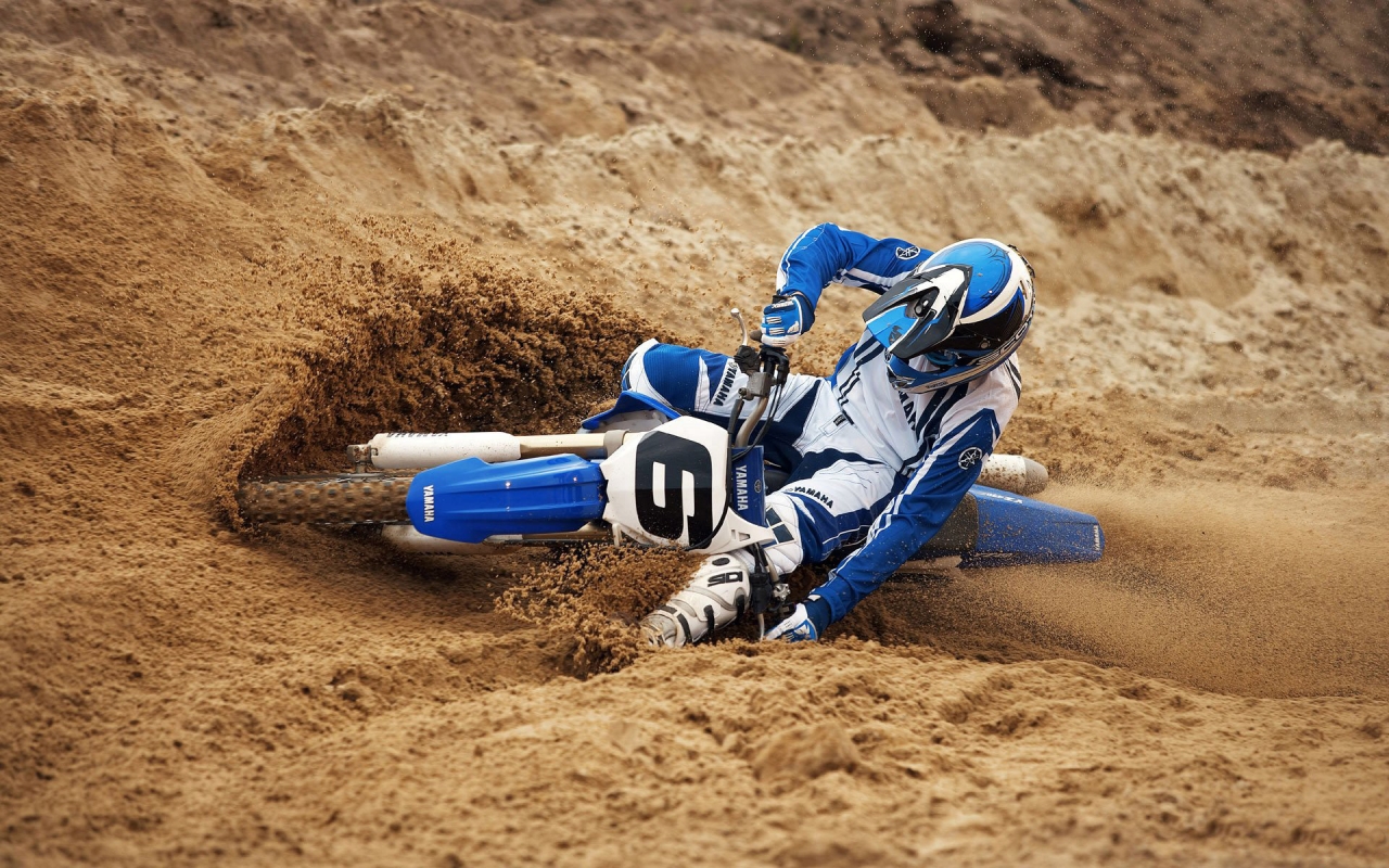 Extreme Moto Race for 1280 x 800 widescreen resolution
