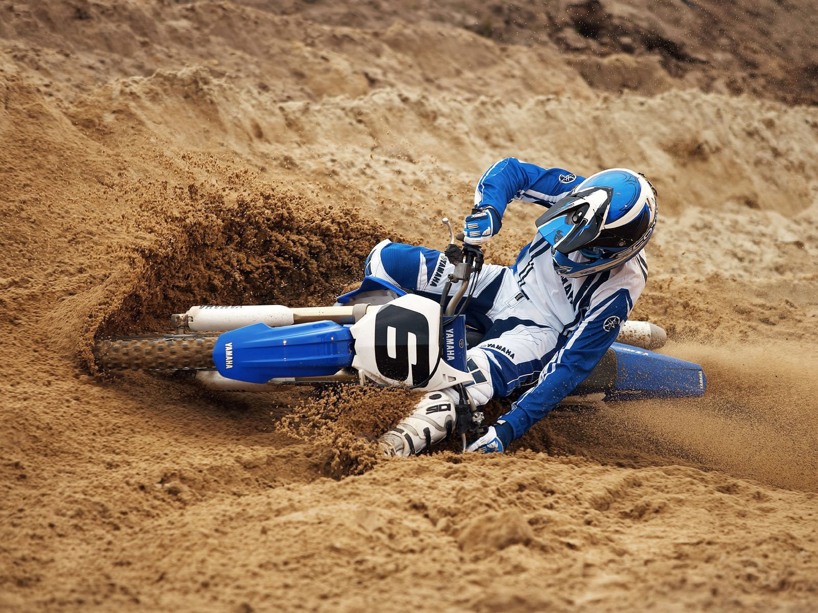 Extreme Moto Race for 1600 x 1200 resolution