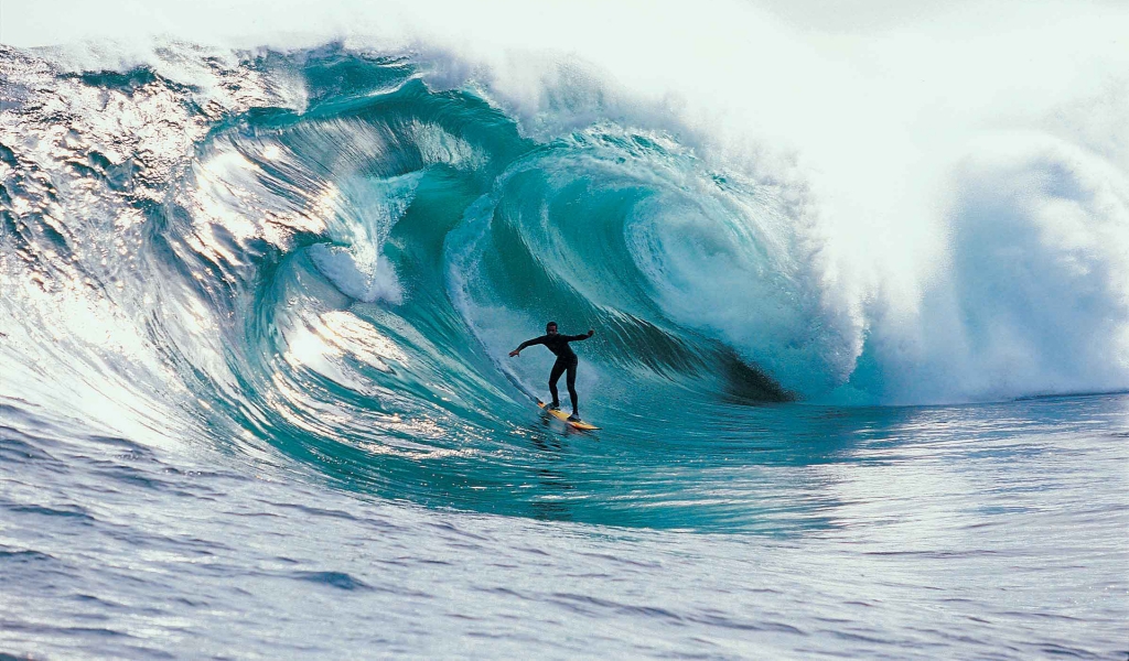 Extreme Ocean Surfing for 1024 x 600 widescreen resolution