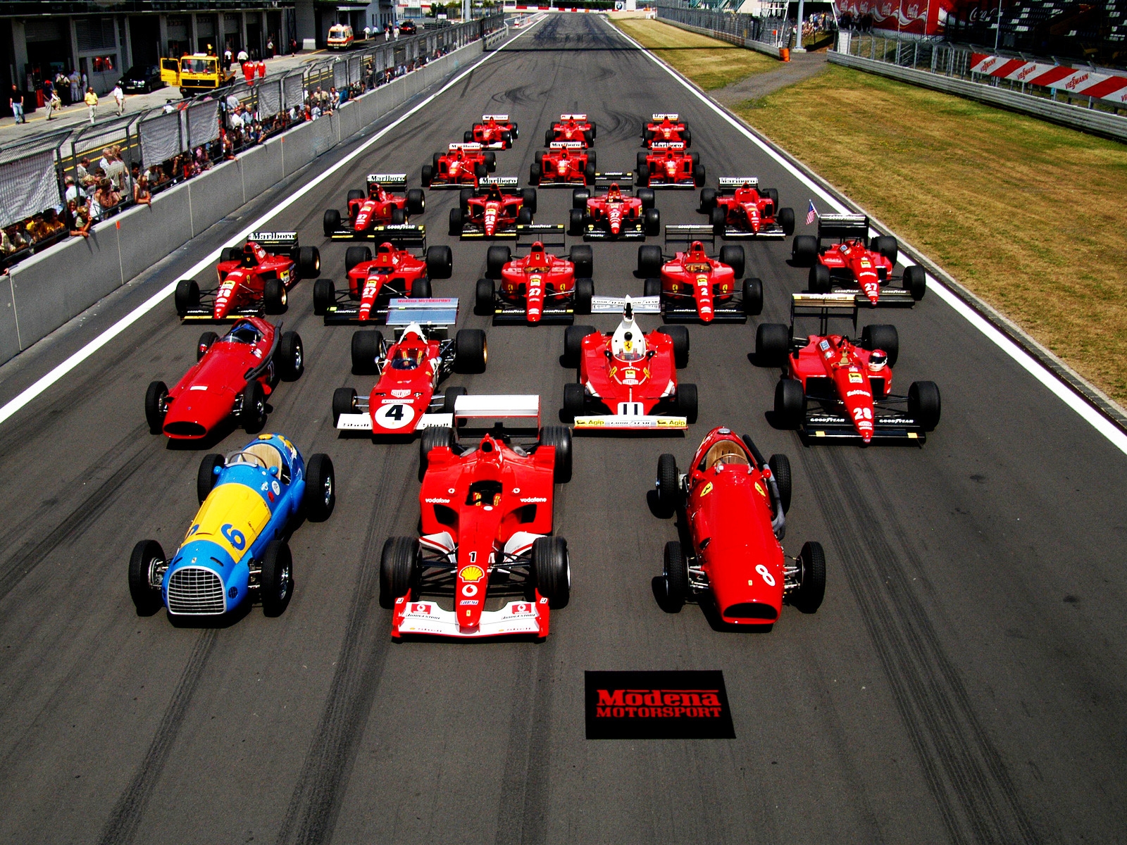Ferrari Formula 1 Start for 1600 x 1200 resolution