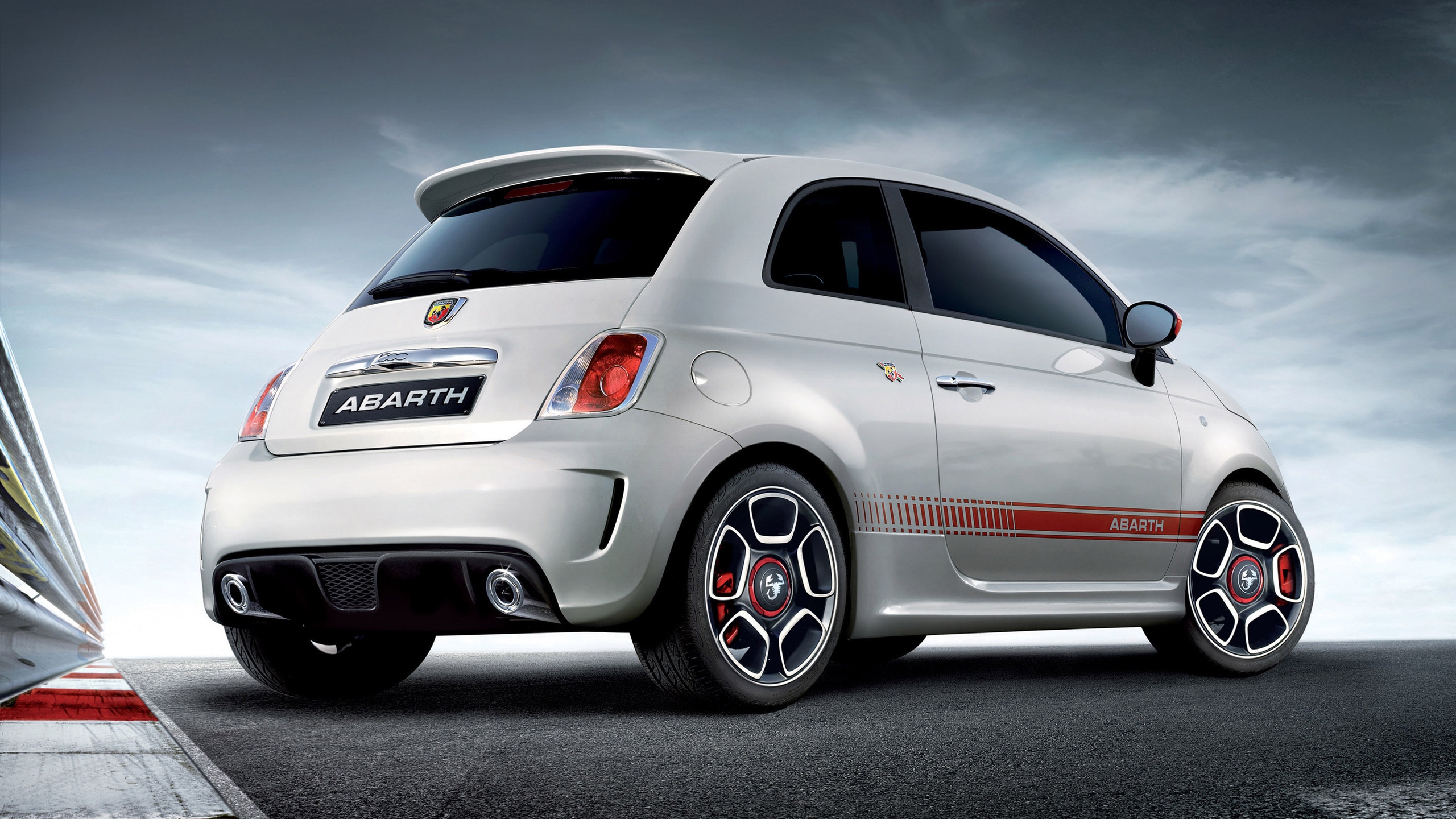 Fiat 500 Abarth Edition for 2560x1440 HDTV resolution