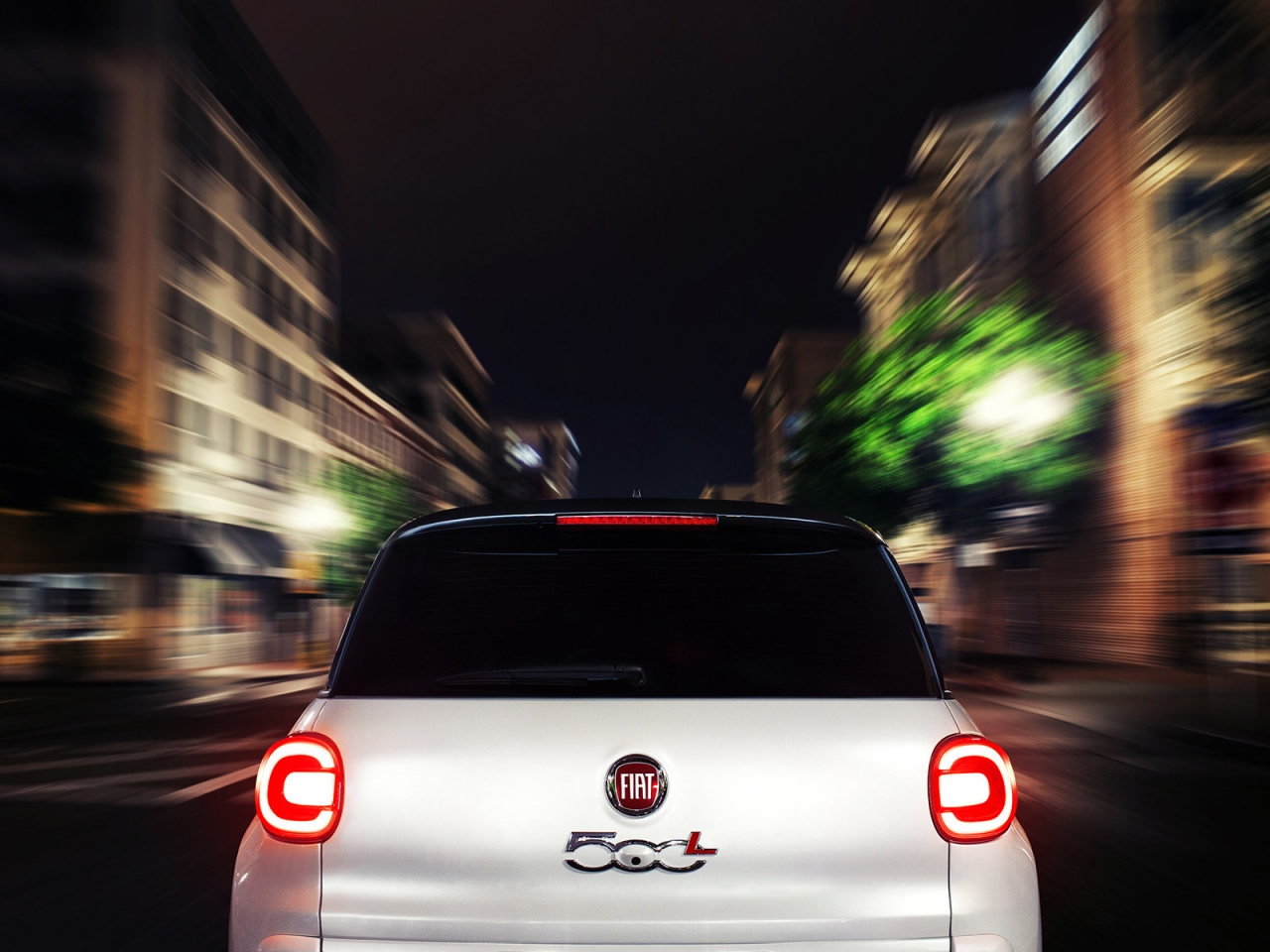 Fiat 500L for 1280 x 960 resolution