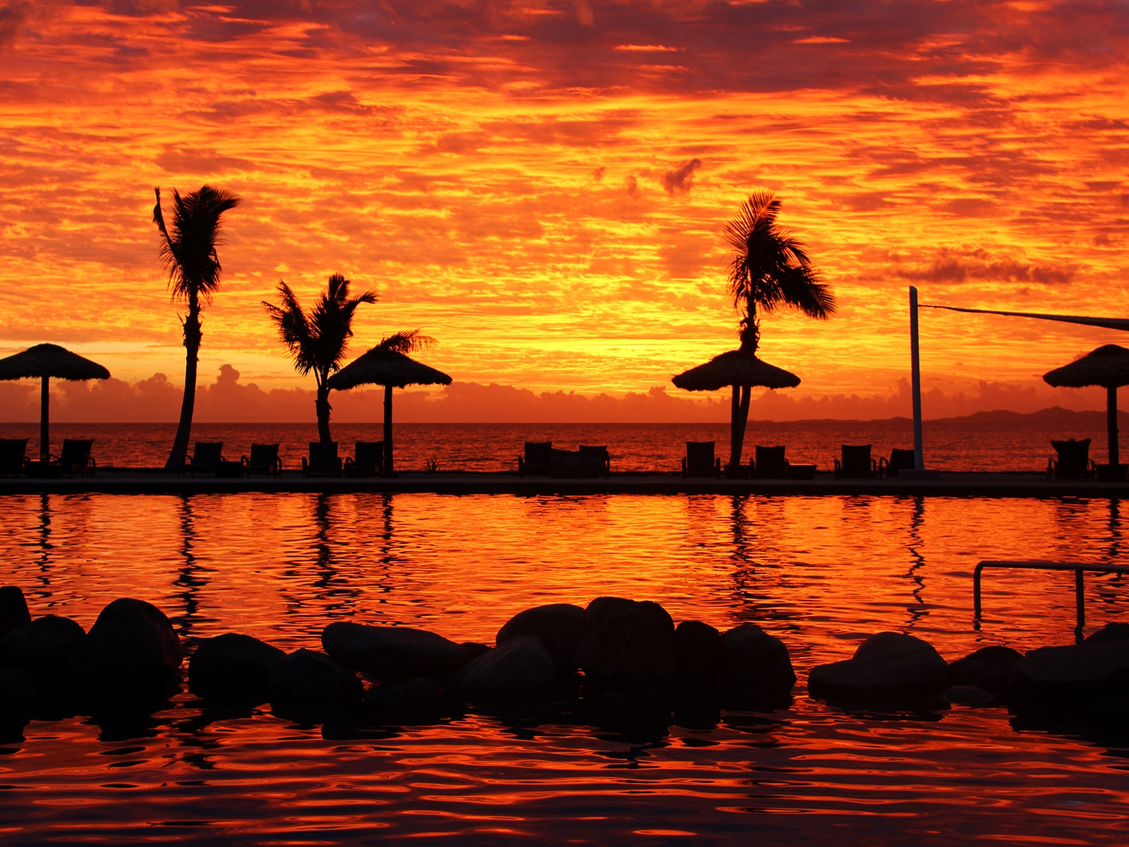 Fijian Sunset for 1600 x 1200 resolution