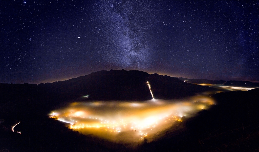 Foggy Valley with Milky Way for 1024 x 600 widescreen resolution
