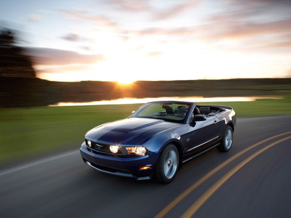 Ford Mustang Convertible 2010 for 1152 x 864 resolution