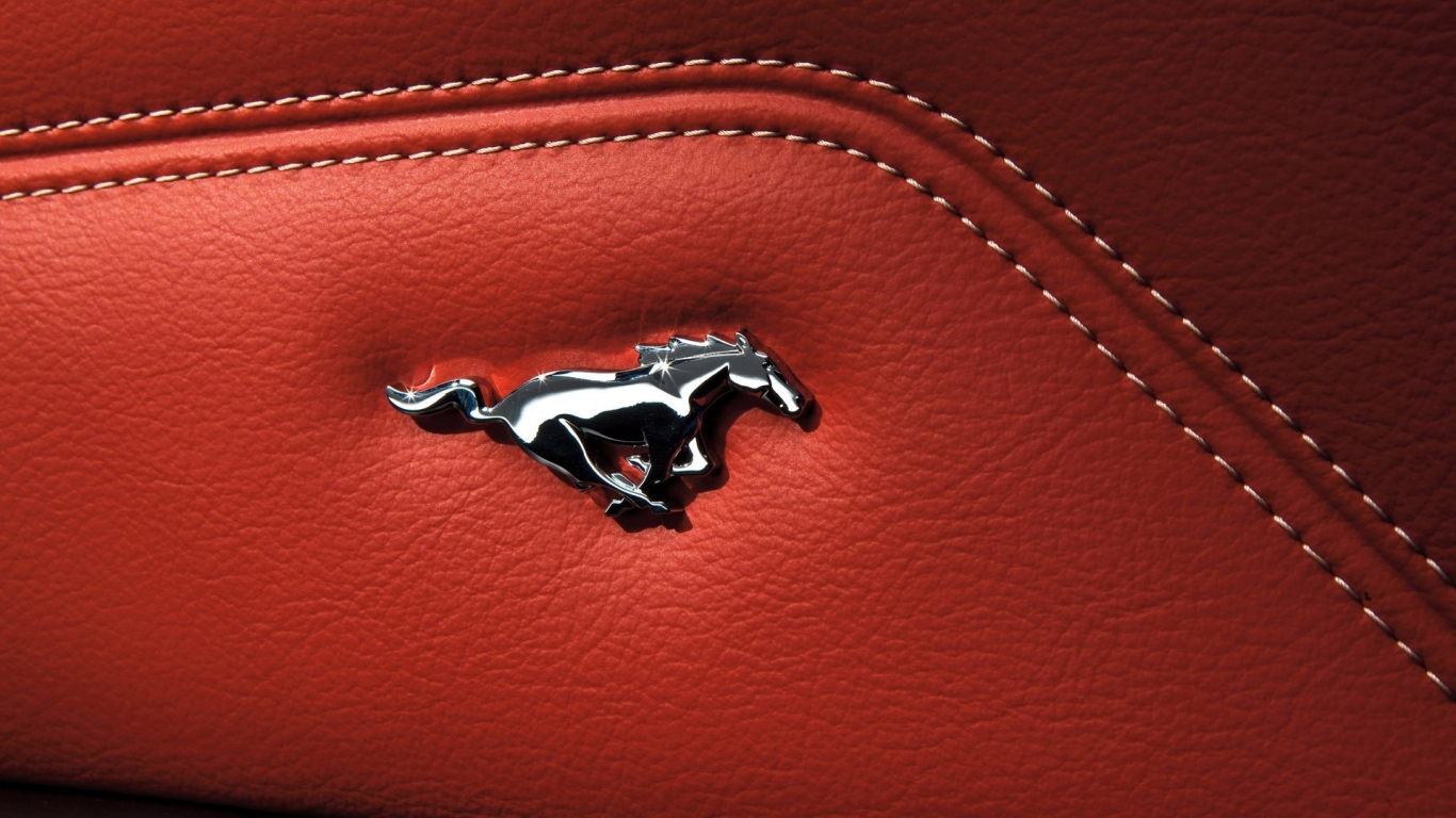 Ford Mustang Emblem Interior for 1366 x 768 HDTV resolution