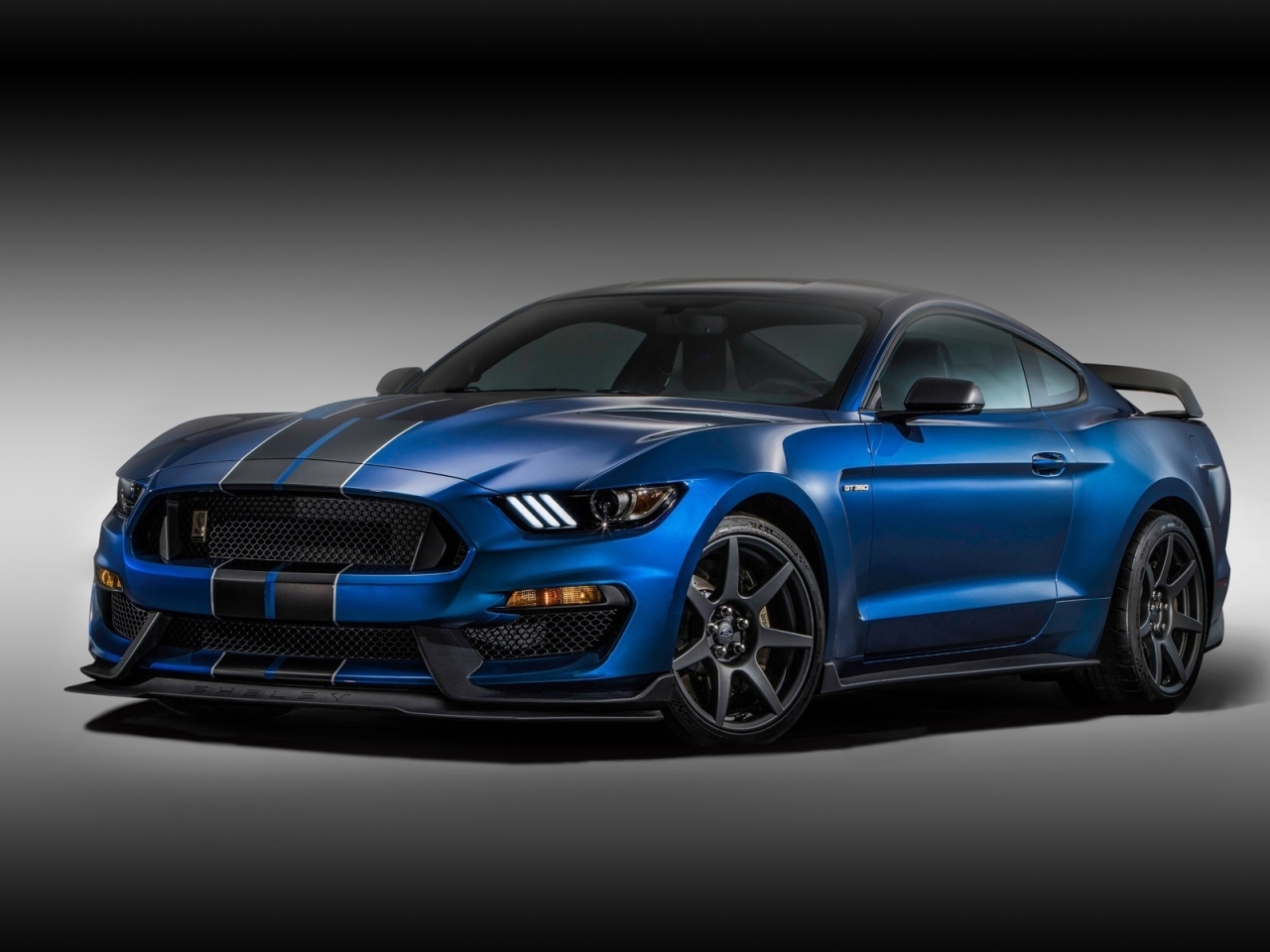 Ford Mustang Shelby GT350R for 1280 x 960 resolution