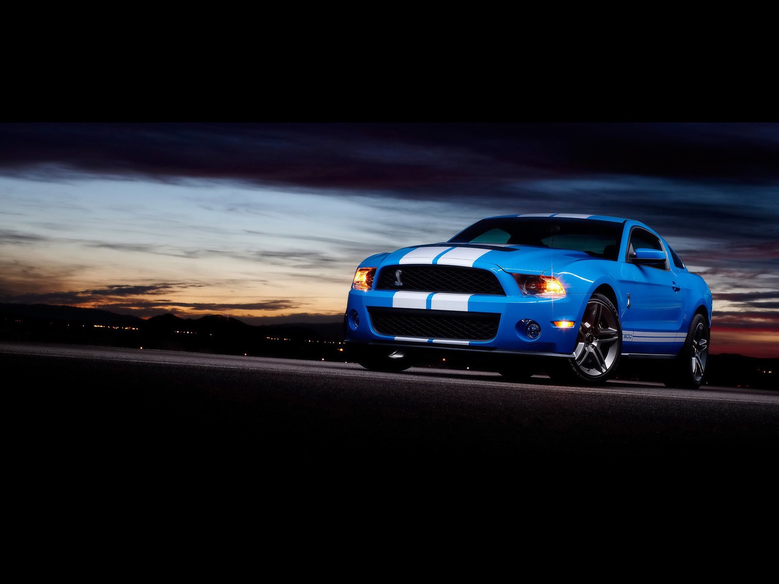 Ford Shelby GT500 Front Angle for 1600 x 1200 resolution