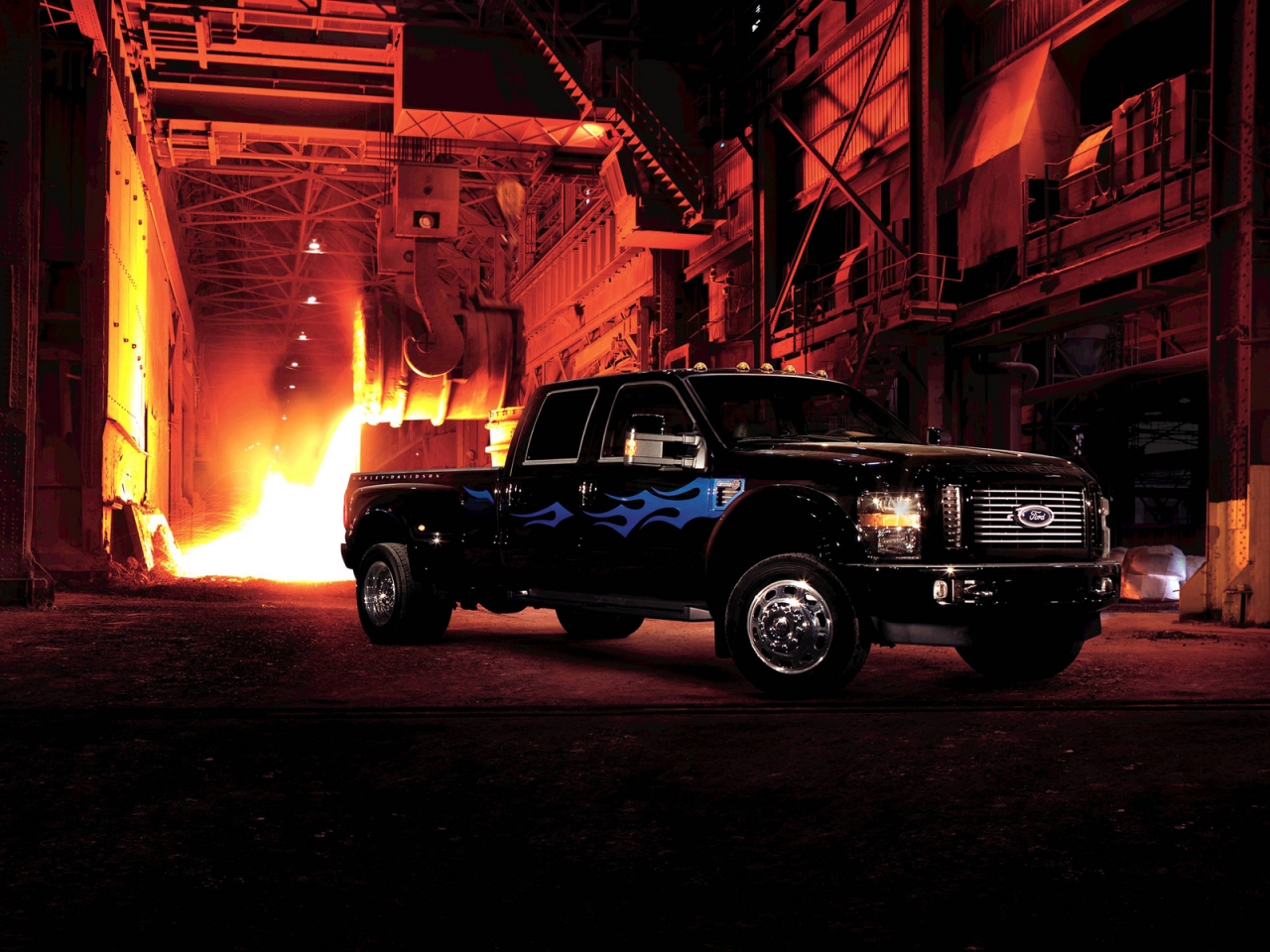 Ford Super Duty Black for 1280 x 960 resolution