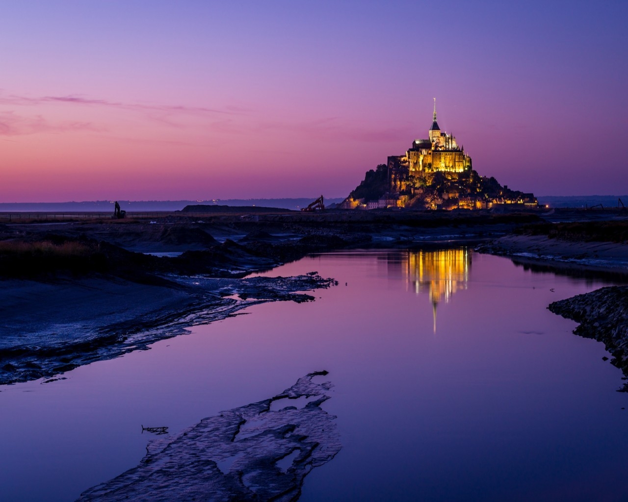 Fortress of Mont Saint Michel for 1280 x 1024 resolution