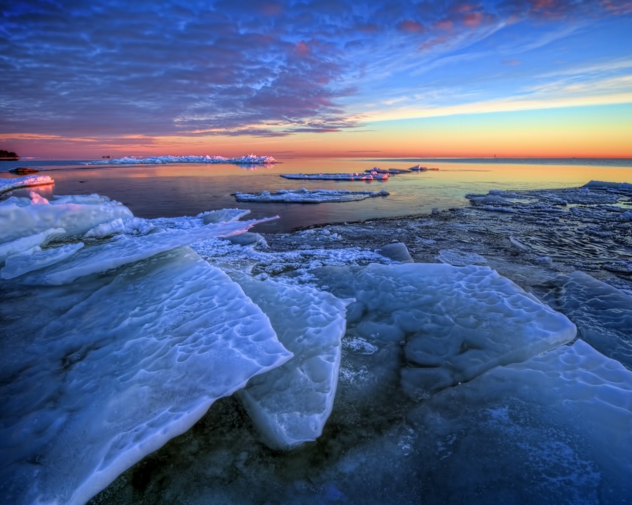 Frozen Landscape for 1280 x 1024 resolution